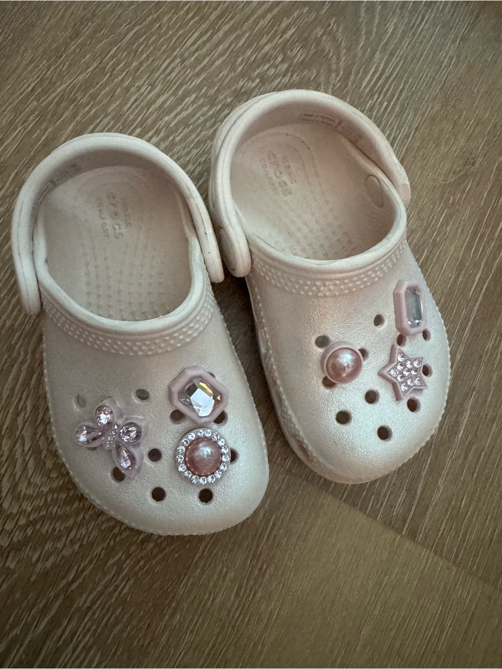 CROCS Kids Classic Clog in Blush Pink with Decorative Gems - Picture 5 of 6